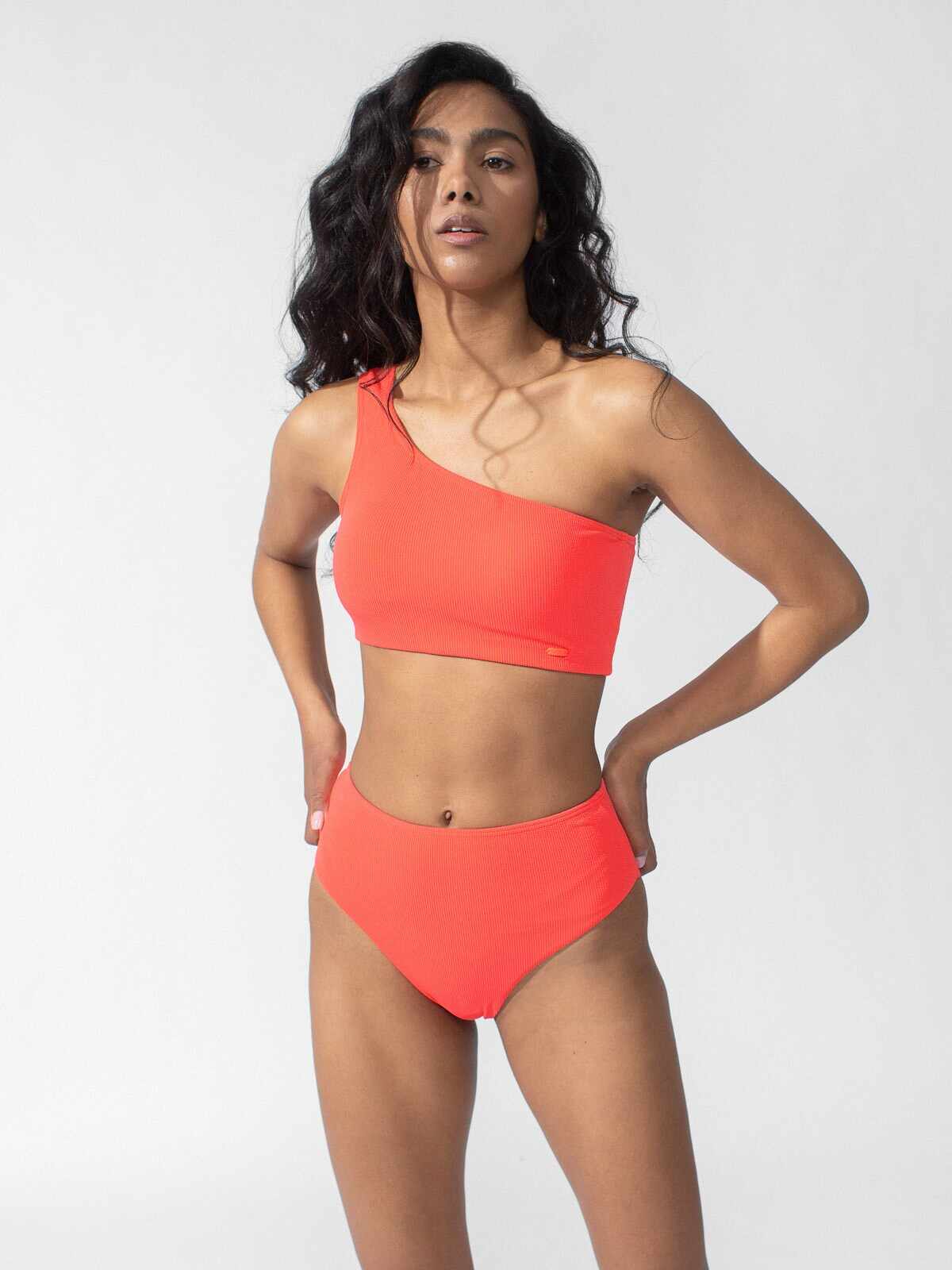 Sutien de bikini din materiale reciclate pentru femei